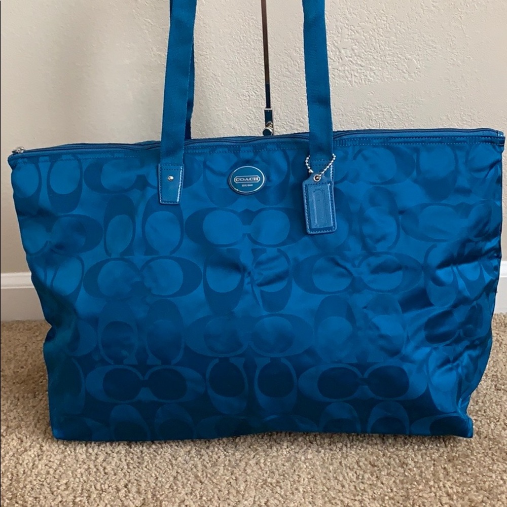 Coach - Picture 2 of 11